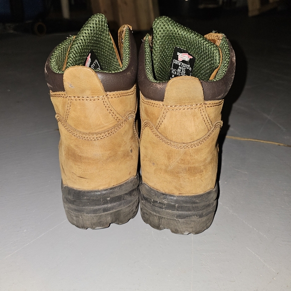 Red Wing Shoes Tan and Black Men\'s Boots